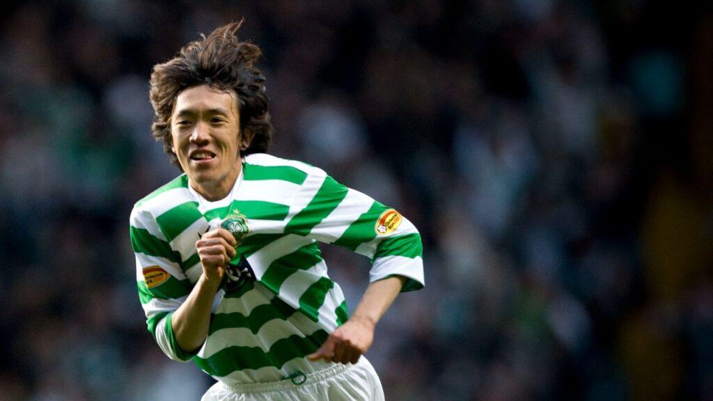 Huyền thoại Nhật Bản Shunsuke Nakamura trực tiếp giúp Celtic có tấm vé vào vòng 16 đội UEFA Champions League.