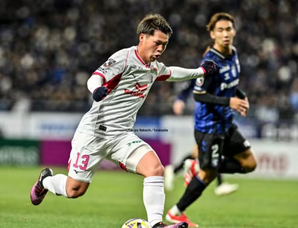 Cerezo Osaka giành chiến thắng chung cuộc trong trận derby Osaka.
