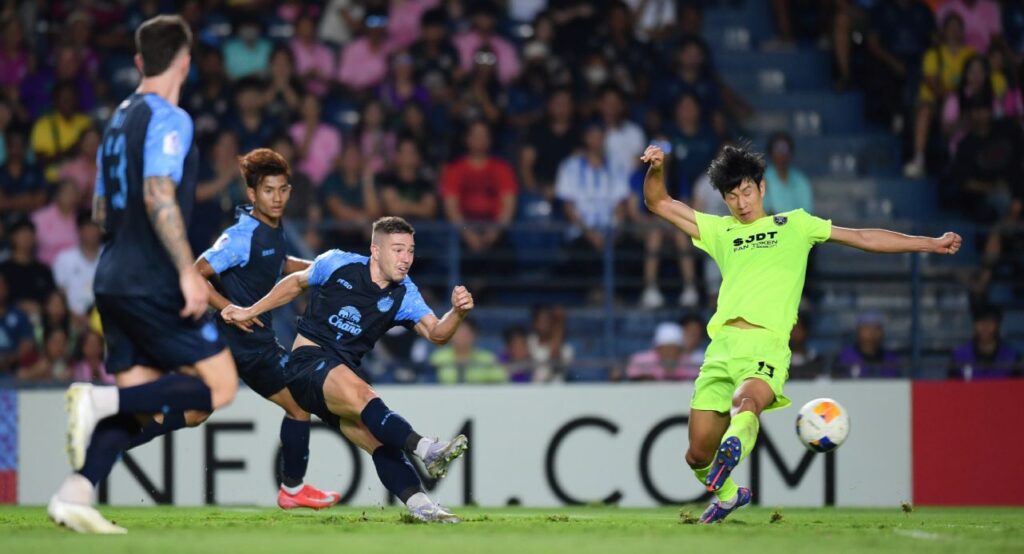 Buriram và Johor Darul Ta'zim chia điểm trong trận cầu không bàn thắng.