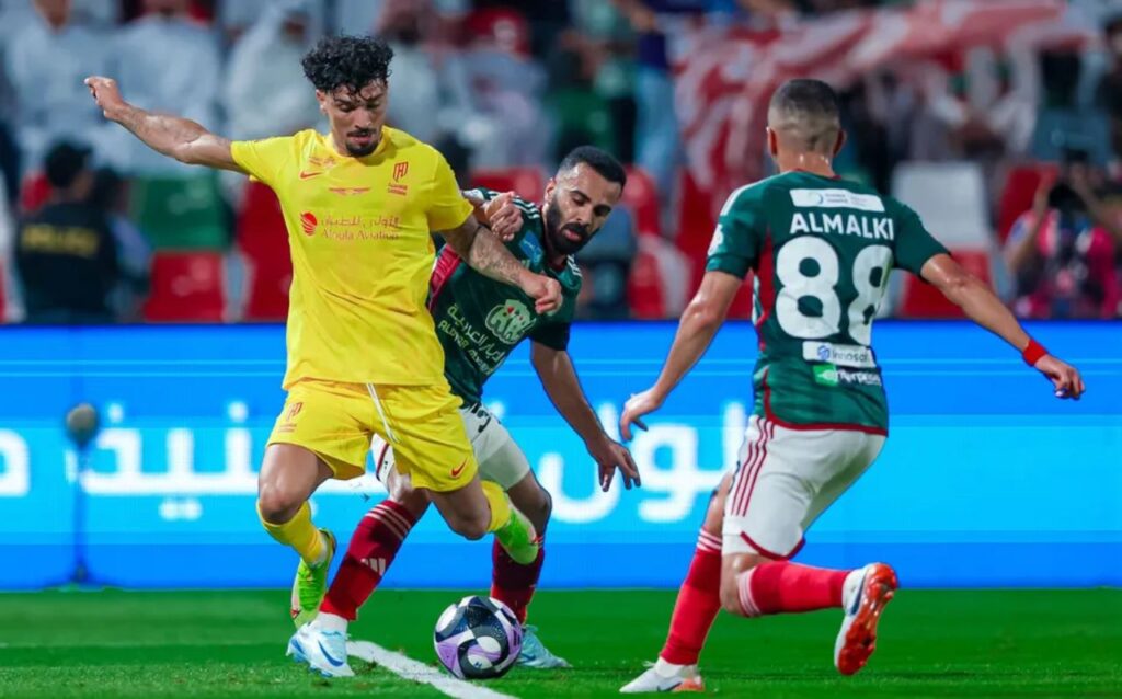 Những cuộc đối đầu giữa Al Qadsiah và Al Ettifaq thường rất khốc liệt.