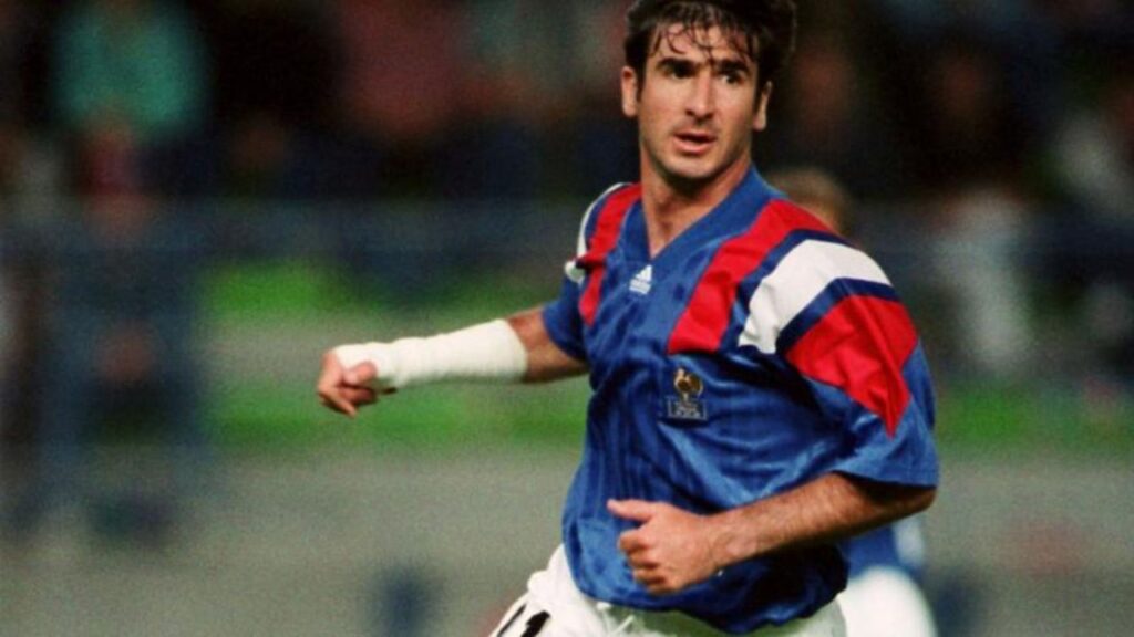 Eric Cantona luôn được biết đến là cầu thủ có cá tính mạnh.