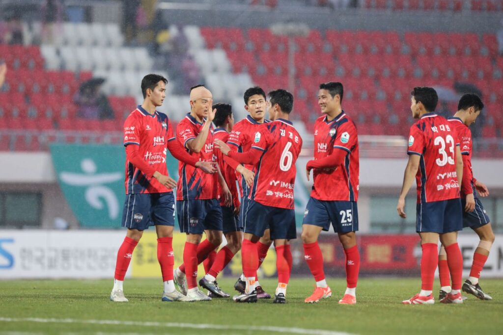 Gimcheon Sangmu nối dài chuỗi trận ấn tượng của mình bằng chiến thắng ở vòng 7 K-League 2025