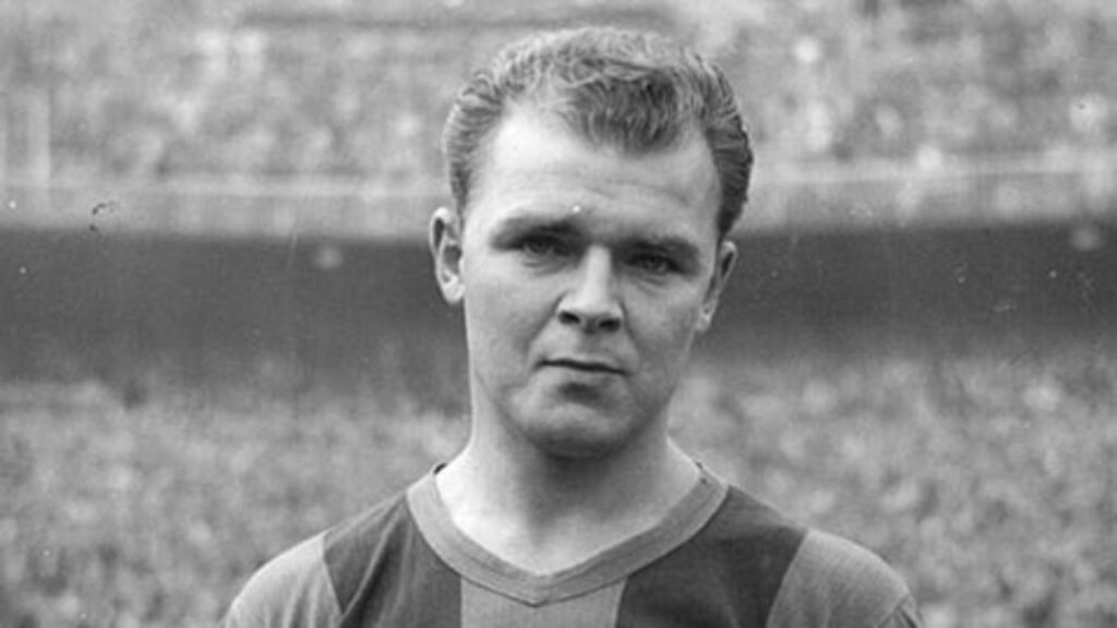 Những quy định nghặt nghèo ở thời kì hậu chiến tranh đã khiến Kubala không thể tham dự World Cup.