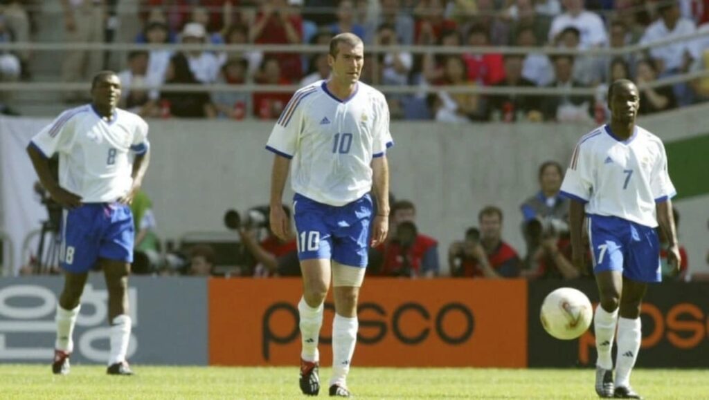 Th đấu bạc nhược, Pháp cay đắng rời World Cup 2002.