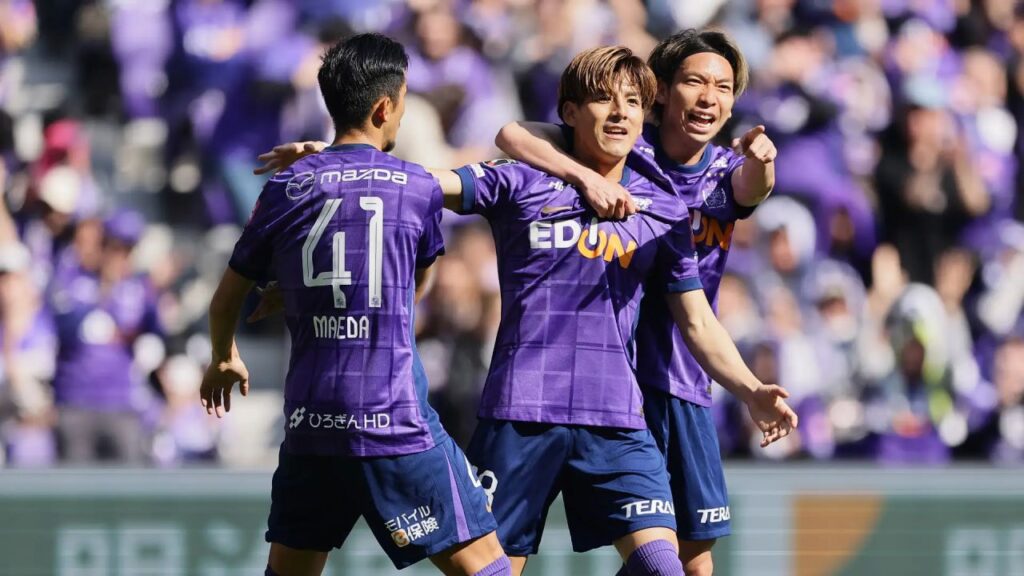 Sanfrecce Hiroshima có thắng lợi quan trọng trước Cerezo Osaka, để cân bằng điểm số với đội đầu bảng Machida Zelvia.