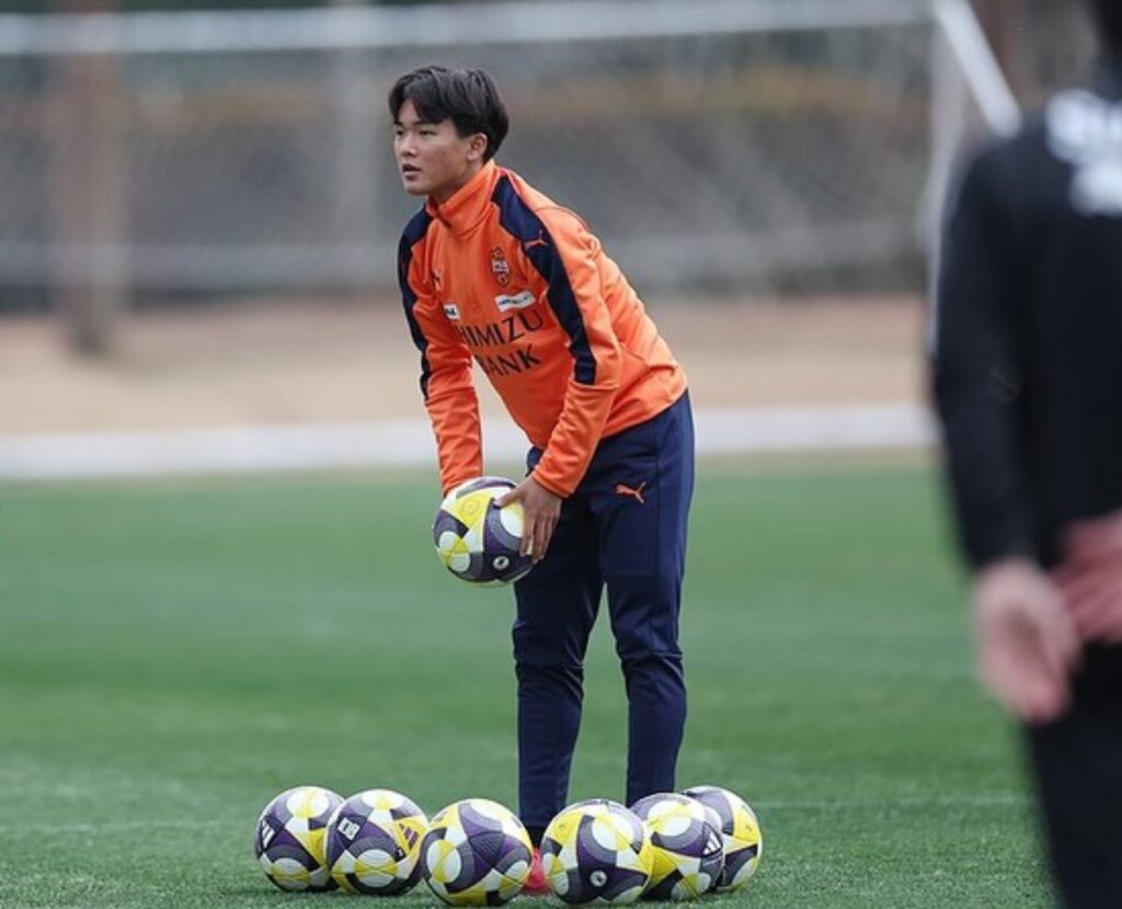 Tiền vệ Yudai Shimamoto, Cầu thủ trẻ J-League, được ví như trái tim nơi hàng tiền vệ của Shimizu S-Pulse
