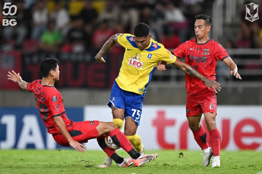 True Bangkok United đè bẹp BG Pathum United với tỷ số 3-0.