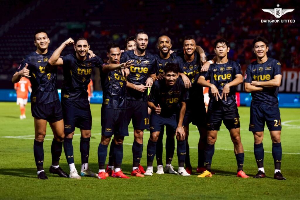 True Bangkok United - đối thủ cạnh tranh trực tiếp với Buriram United.