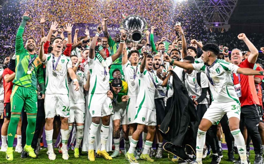 Danh hiệu ACLE 2024/25 đã giúp Al Ahli leo cao trên BXH.