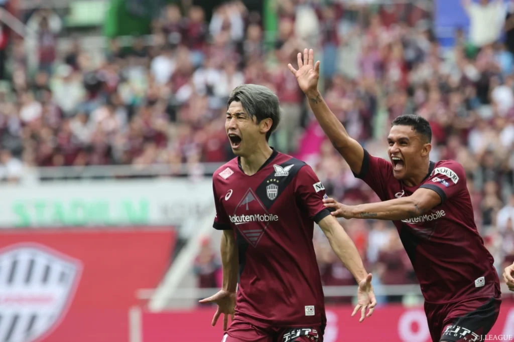 Yuya Osako đóng vai người hùng, mang về chiến thắng 3-2 cho Vissel Kobe.