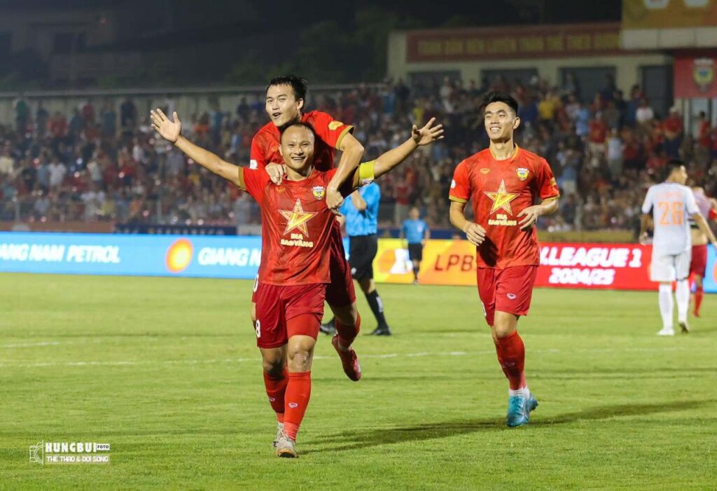 Hồng Lĩnh Hà Tĩnh có màn lột xác ngoạn mục tại mùa giải V-League 2024/25.