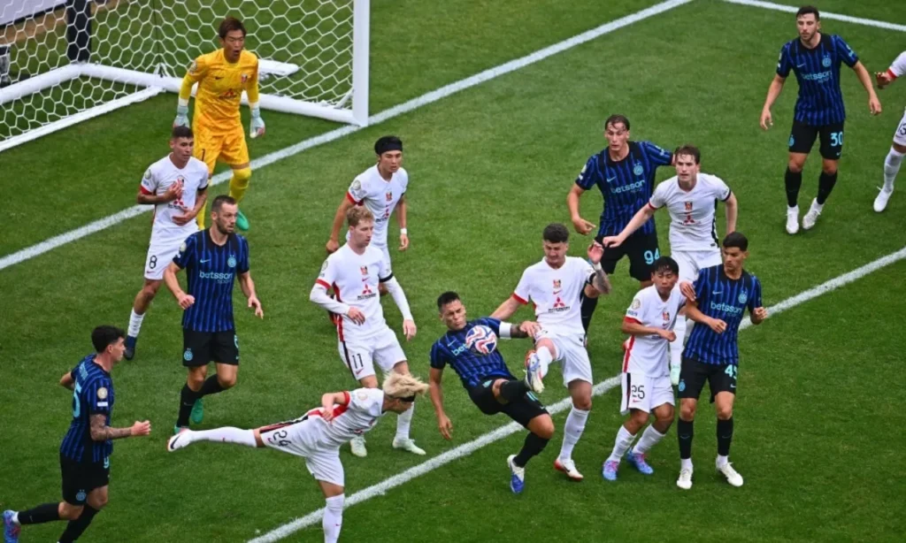 Phải đến 15 phút cuối trận, chiến thắng của Inter Milan mới được đảm bảo.