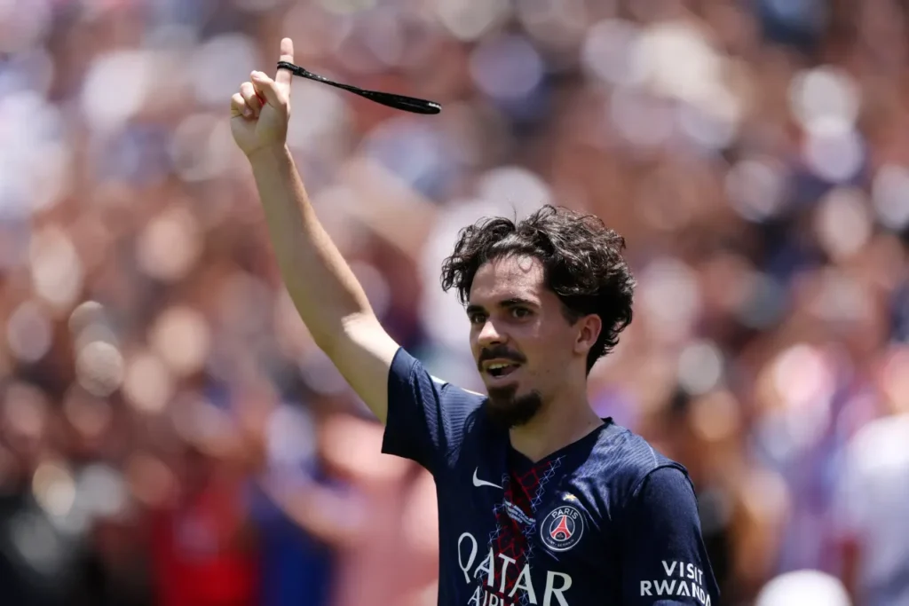 PSG khởi đầu hoàn hảo trước Atletico Madrid.