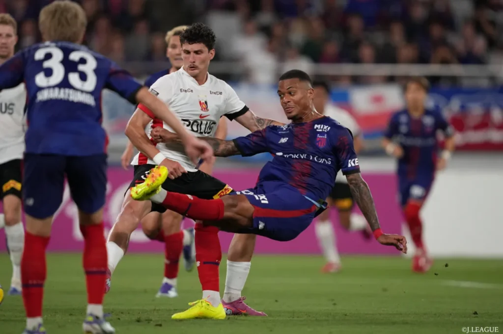 FC Tokyo giành chiến thắng đầy kịch tính trước Urawa Reds ở vòng 24.