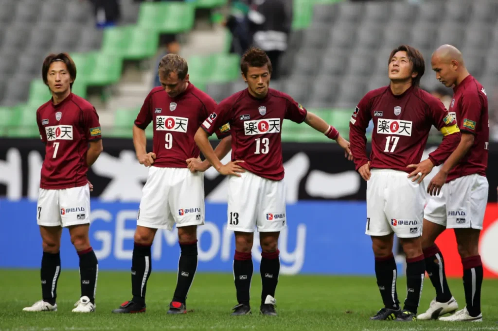 Vissel Kobe xuống hạng lần đầu vơi số điểm thấp kỉ lục.