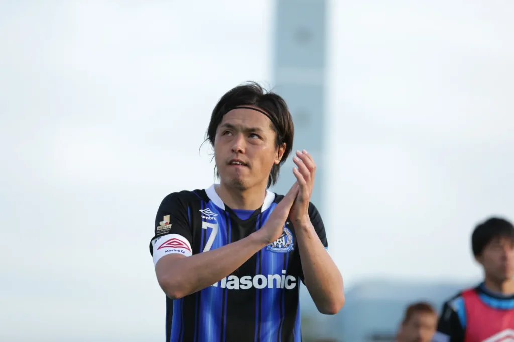 Endo đang nắm giữ kỉ lục ra sân tại J-League.