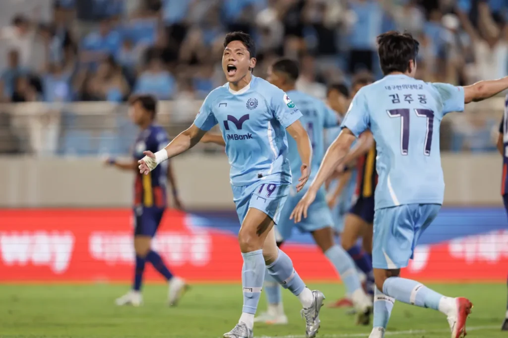 Thắng Suwon 3-1, Daegu thắp lại hy vọng trụ hạng