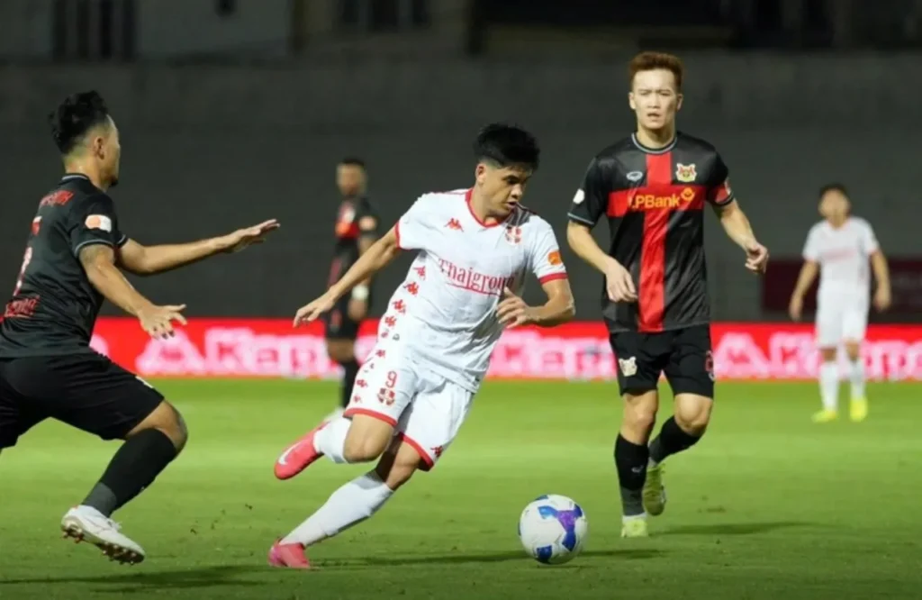 Hoà 2-2 trước Hải Phòng, Ninh Bình nâng chuỗi trận bất bại của mình lên con số 29.