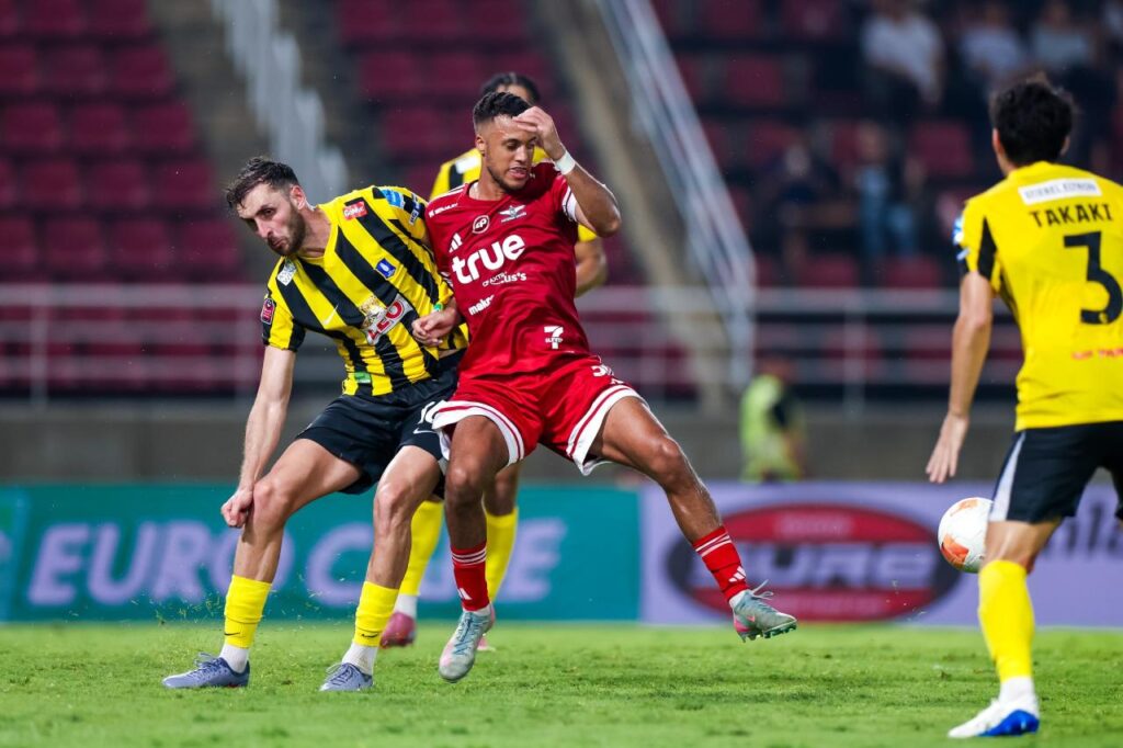 True Bangkok United ngược dòng thắng 2-1 đầy kịch tính trước BG Pathum United.