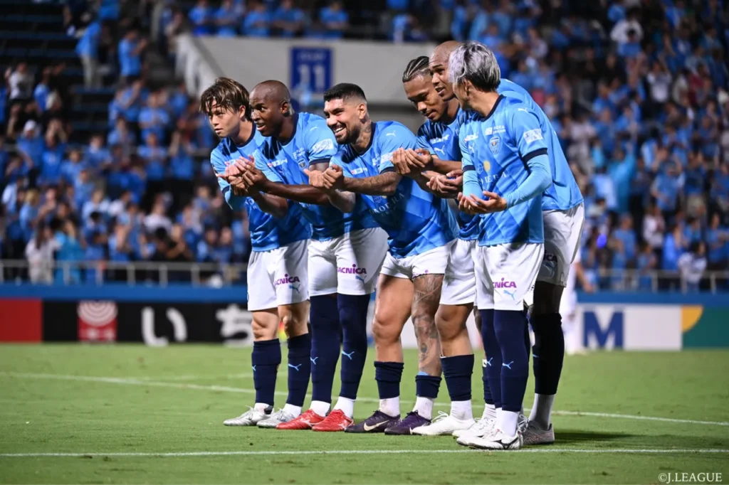 Yokohama FC sáng cửa trụ hạng với thắng lợi quan rọng trước Shonan Bellmare.