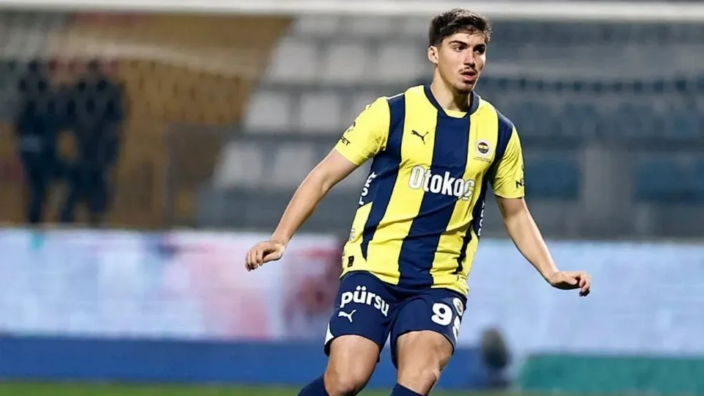 Yusuf Akçiçek được xem là bản hợp đồng dài hạn của Al Hilal.