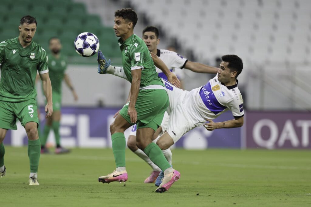 Tại bảng B, Al Ahli SC bị FK Arkadag cầm hòa 2-2 dù dẫn trước đến 2 bàn.