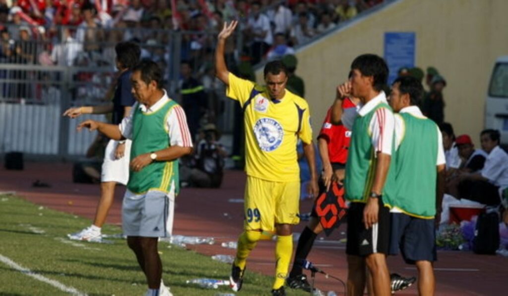 Denilson gặp chấn thương và phải thanh lý hợp đồng ngay sau trận đầu ra quân cho Thanh Hóa FC.