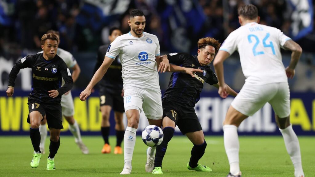 Gamba Osaka tiếp tục thống trị bảng F với chiến thắng 3-1 trước Nam Định FC.