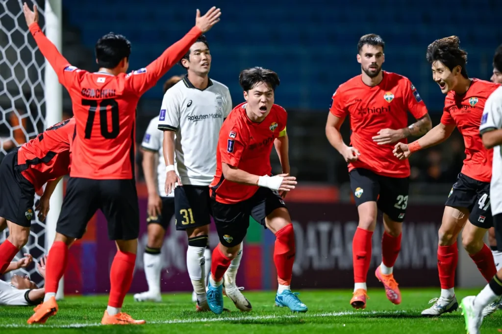 Gangwon là đội bóng trẻ nhất