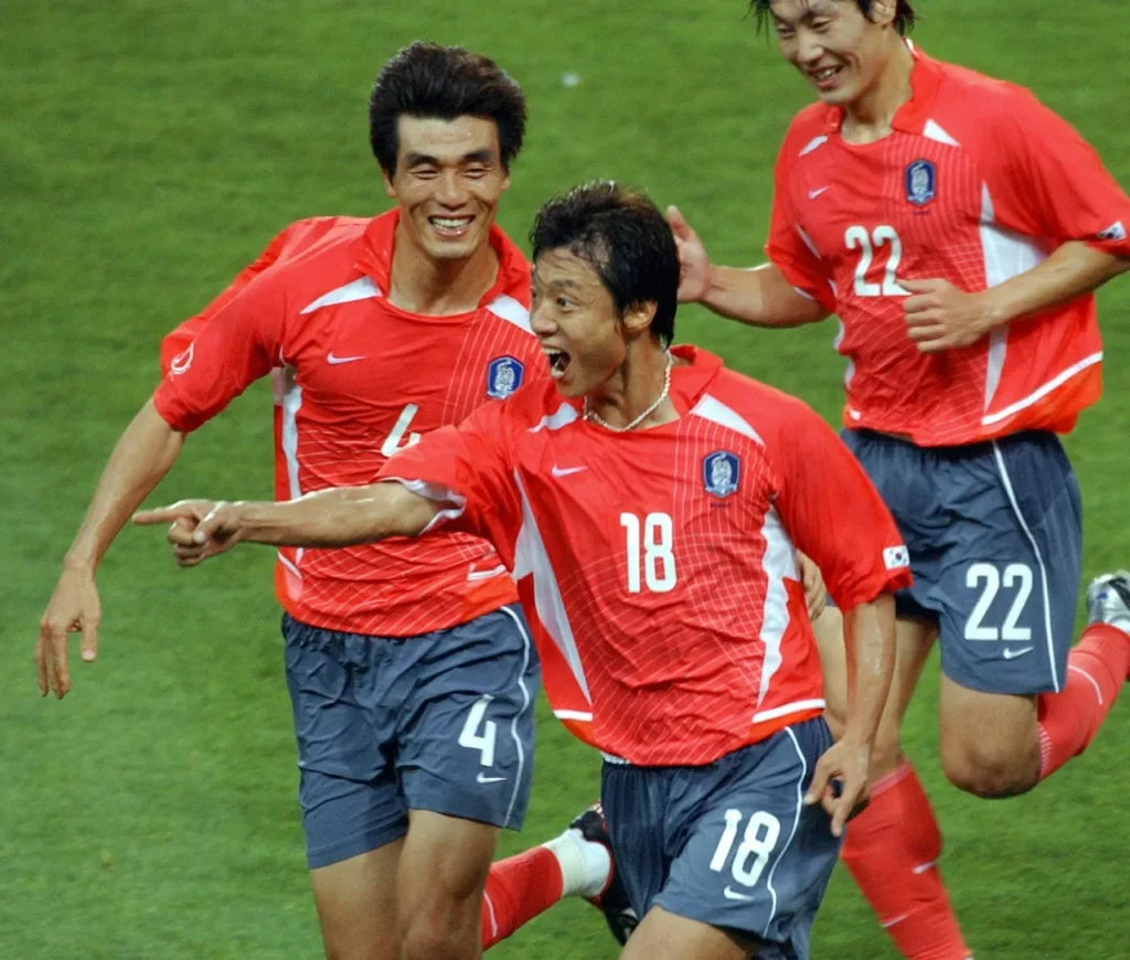 Hàn Quốc uWorld Cup 2002 Hàn Quốc là đội tuyển châu Á có thành tích tốt nhất World Cup.