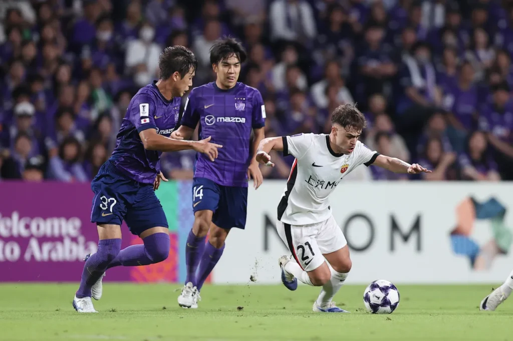 Áp đảo phần lớn thời gian, Sanfrecce chỉ thu về một điểm trước Cảng Thượng Hải.
