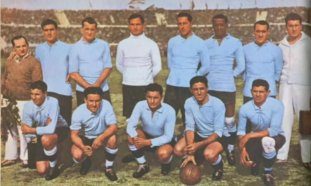Uruguay là đội tuyển đầu tiên trong lịch sử vô địch World Cup.