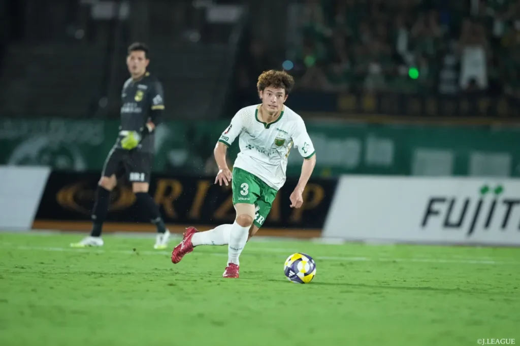 Thắng Shonan Bellmare, Tokyo Verdy tạo ra cách biệt lớn trong cuộc chiến trụ hạng.