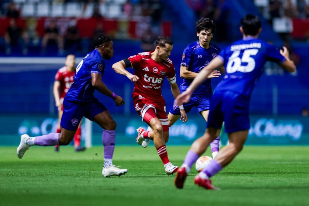 Uthai Thani FC tạo địa chấn, đánh bại True Bangkok United 2-1 ngay tại sân khách