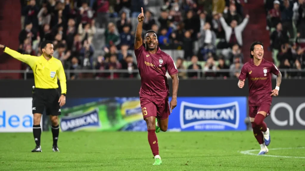 Vissel Kobe là đội hưởng niềm vui chung cuộc, sau trận đấu với đối thủ mạnh Ulsan HD.