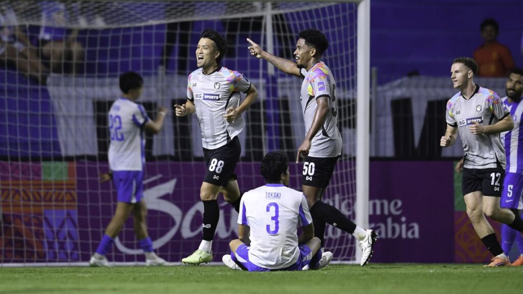 Tampines Rovers lên ngôi đầu bảng H bằng chiến thắng 2-0 trên sân BG Pathum United.