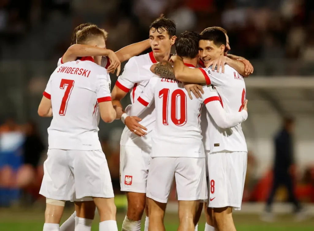 Cơ hội để Ba Lan góp mặt tại World Cup 2026 đang bỏ ngõ.