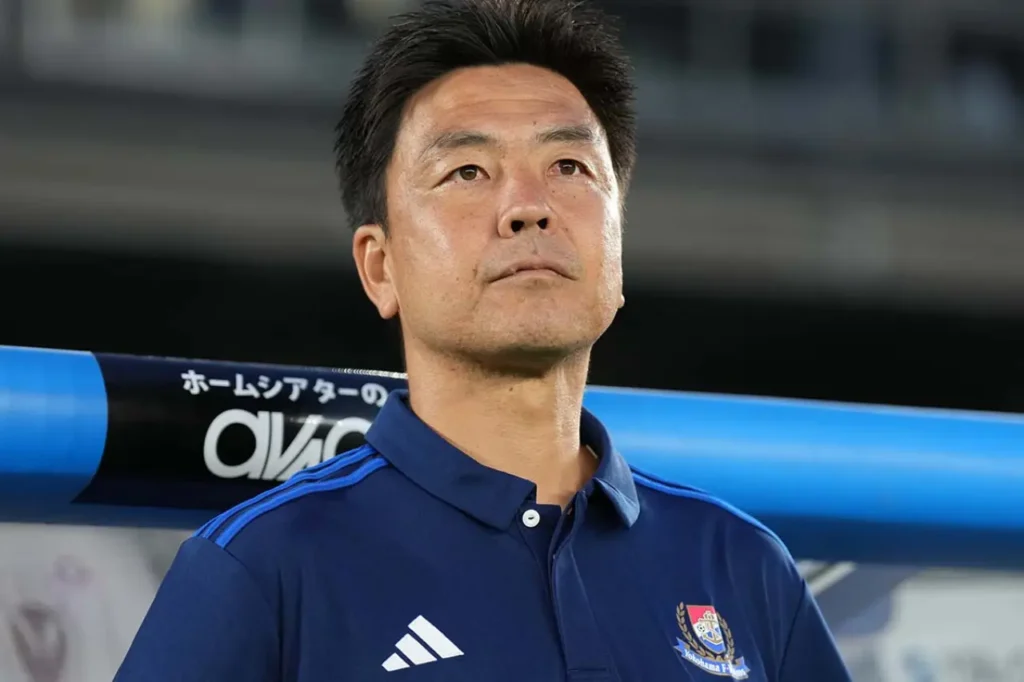 Hideo Oshima hoàn tất mục tiêu giúp Yokohama F.Marinos trụ hạng.