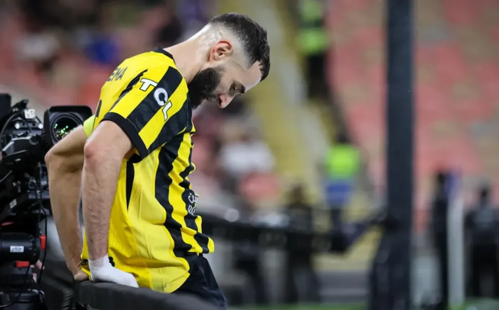 Benzema và Al Ittihad đang gặp khó trong cuộc đua bảo vệ ngôi vương.