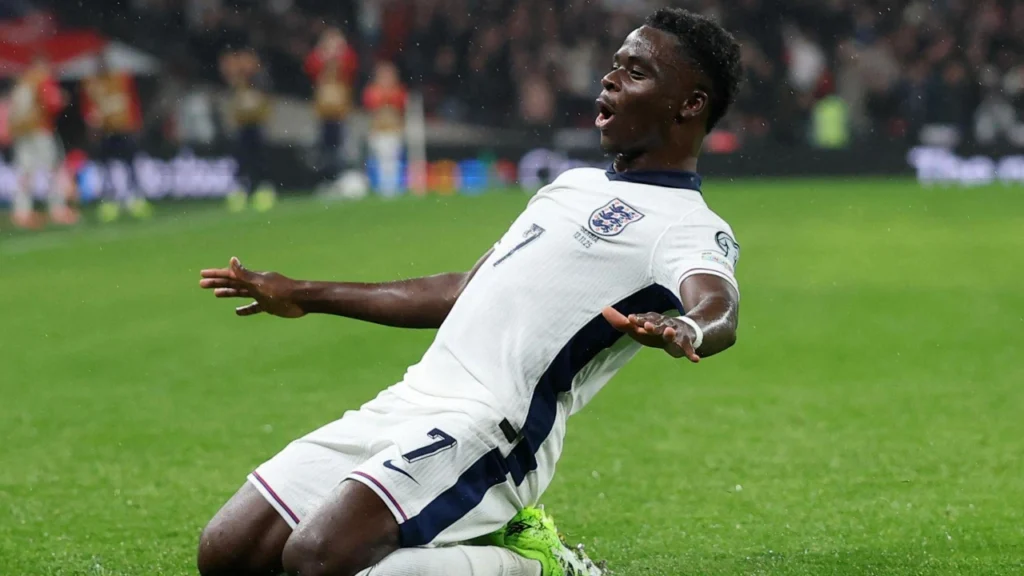 Bukayo Saka được kỳ vọng sẽ là ngòi nổ quan trọng trên hàng công tuyển Anh.