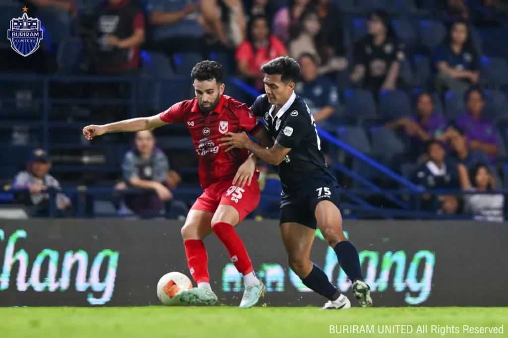 Buriram United hủy diệt Sukhothai FC với 6 bàn không gỡ.