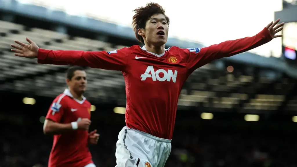 9. Park Ji-sung (Hàn Quốc/Manchester United)