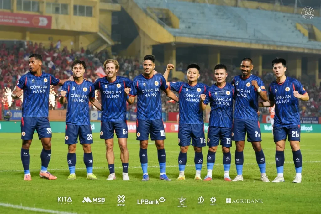 CLB Công an Hà Nội hiện sở hữu dàn cầu thủ chất lượng cả công lẫn thủ. Ảnh: CAHN